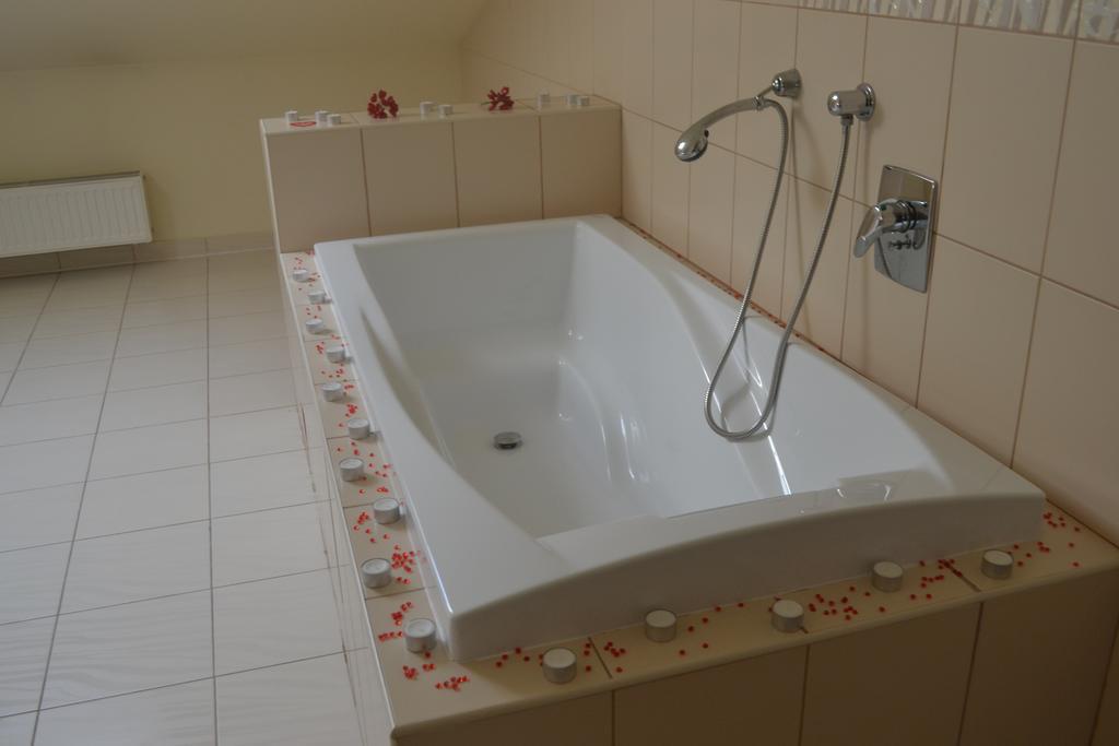 Penzion U Zámecké Zahrady Lipník nad Bečou Exterior foto